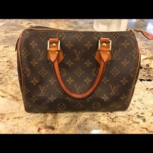 Authentic Louie Vuitton speedy 25